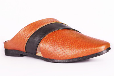 

WooeRs Superior Quality Punjabi Men's Jutis For Men(Tan