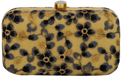 

Tooba Handicraft Casual Multicolor Clutch