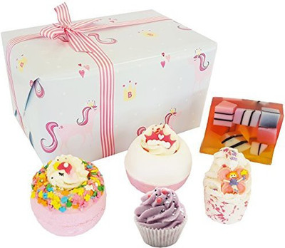 

Bomb Cosmetics Sprinkle Of Magic Handmade Wrapped Gift Pack(Set of 5)
