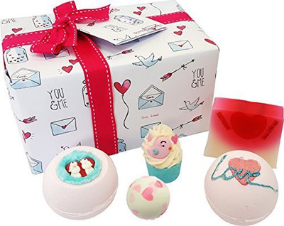 

Bomb Cosmetics Jar Of Hearts Handmade Gift Pack(Set of 5)
