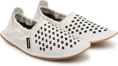 

Footista Casuals For Men(White, Black