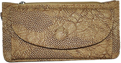 

landloper Casual Beige Clutch