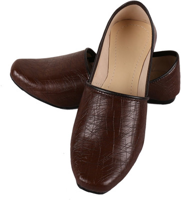

DFR STYLISH CASUAL SHOES Casuals For Men(Brown, Dark brown