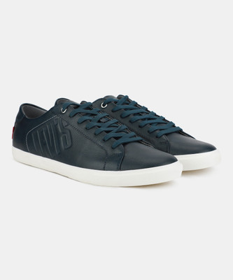 levi's men's woods navy blue sneakers