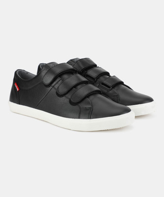 

Levi's Woods Velcro Sneakers For Men(Black