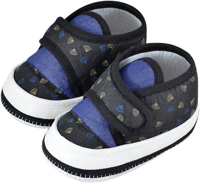 

Instabuyz Boys & Girls Velcro Sneakers(Black