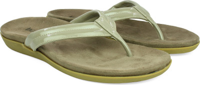 

Inc.5 Women GREY Flats