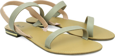 

Inc.5 Women GREY Flats