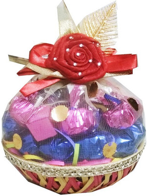 

Swankit's Gift Basket With Fruit & Nut Centre Filled Chocolates 200 g Crackles(200 g)