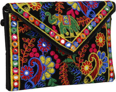 

SUVASANA Casual Black Clutch