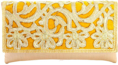 

Utsavi Party Beige Clutch