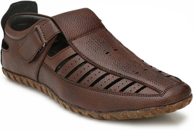 

Mactree Men Brown Sandals