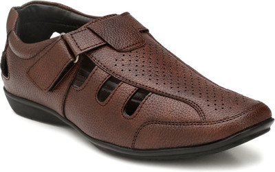 

Mactree Men Brown Sandals