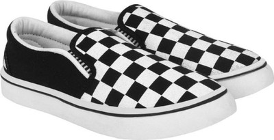 

World Wear Footwear 775 Loafers For Men(Black