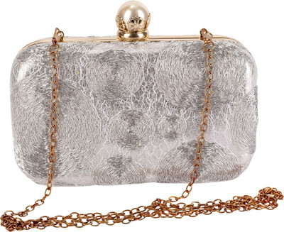 

Daks Party Silver Clutch
