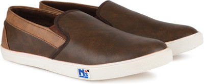 

North Star by Bata WESLEY Slip On Sneakers For Men(Brown