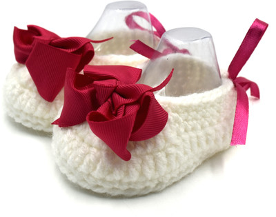 

Magic Needles Newborn Baby Socks Soft Sole Prewalker Ballerinas Booties(Toe to Heel Length - 11 cm White)