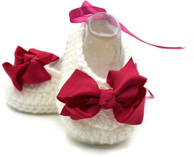 

Magic Needles Newborn Baby Socks Soft Sole Prewalker Ballerinas Booties(Toe to Heel Length - 12 cm White)