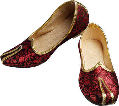 

Harshvardhanmart Boys & Girls Slip on Jutis(Maroon