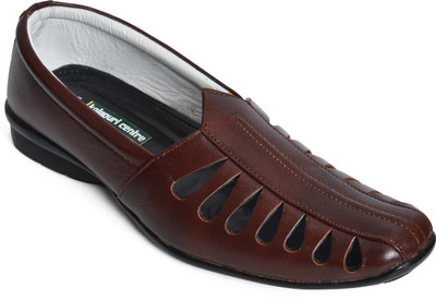 

Kolapuri Centre Kolapuri Centre Brown Leather Jutis Party Wear For Men(Brown