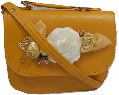 

zilmil Girls Evening/Party Tan Leatherette Hand-held Bag