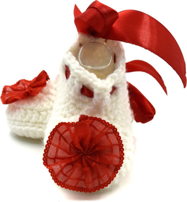 

Magic Needles Newborn Baby Socks Soft Sole Prewalker Ankle Booties Booties(Toe to Heel Length - 11 cm White)