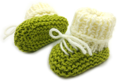 

Magic Needles Newborn Baby Socks Soft Sole Prewalker Sneakers Booties(Toe to Heel Length - 12 cm Green, Cream), Cream;green