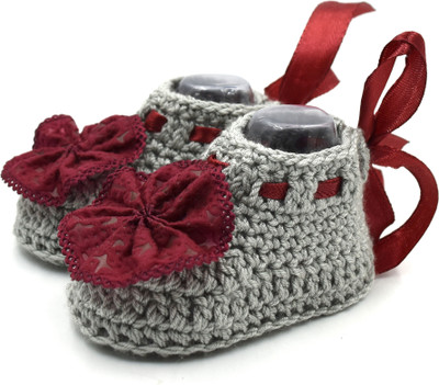 

Magic Needles Newborn Baby Socks Soft Sole Prewalker Ankle Booties Booties(Toe to Heel Length - 12 cm Grey)