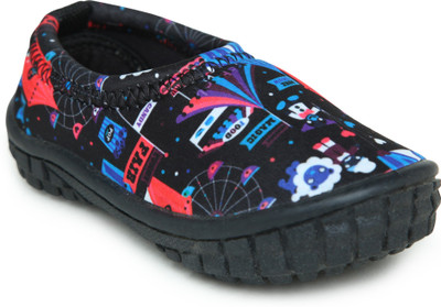 

Frestol Boys & Girls Slip on Sneakers(Black