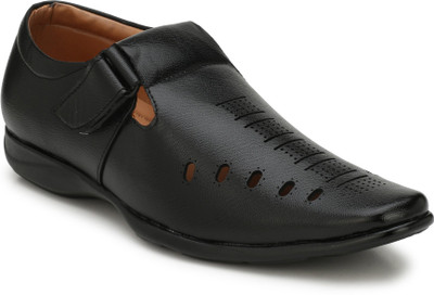 

Kytun Men Black Sandals