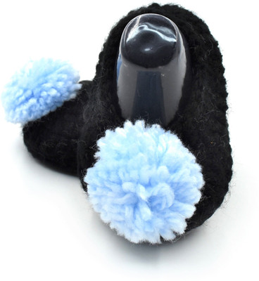 

Magic Needles Handmade Soft Sole Prewalker 4160_G_6-12 Months Booties(Toe to Heel Length - 12 cm Black)