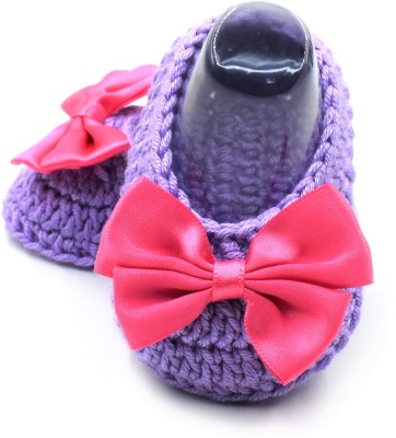 

Magic Needles Handmade Soft Sole Prewalker 4168_6-12 Months Booties(Toe to Heel Length - 12 cm Purple)