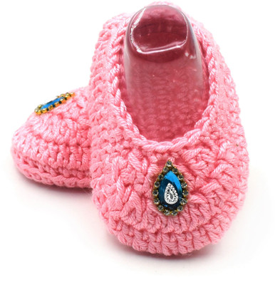 

Magic Needles Handmade Soft Sole Prewalker 4148_3-6 Months Booties(Toe to Heel Length - 11 cm Pink)