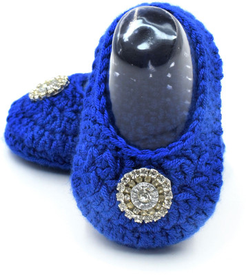 

Magic Needles Handmade Soft Sole Prewalker 4150_G_6-12 Months Booties(Toe to Heel Length - 12 cm Blue)