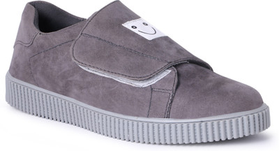 

CLOSHO Grey Casual Shoes Casuals For Men(Grey