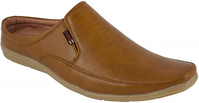 

welling Tan stylish Casuals For Men(Tan