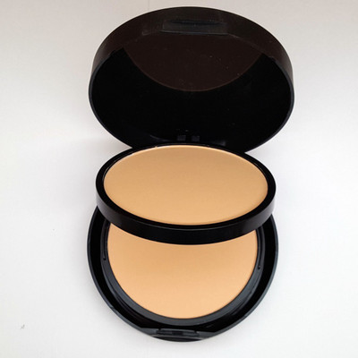 

dios HUDA BEAUTY 2 in 1 Compact ( Shimmer + Matte ) Compact(Black)