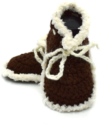 

Magic Needles Handmade Soft Sole Prewalker 4087_3-6 Months Booties(Toe to Heel Length - 11 cm Dark Brown)