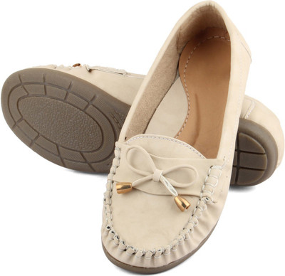 

Tashi Trendy Cream Loafers Loafers For Women(Beige