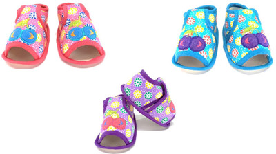

Aayat Kids Booties(Toe to Heel Length - 12 cm Multicolor)