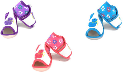 

Aayat Kids Booties(Toe to Heel Length - 12 cm Multicolor)