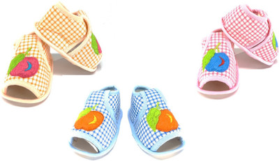 

Aayat Kids Booties(Toe to Heel Length - 12 cm Multicolor)