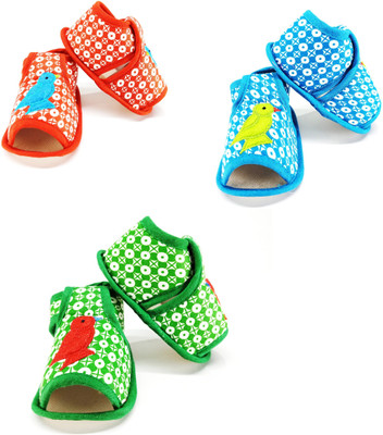 

Aayat Kids Booties(Toe to Heel Length - 12 cm Multicolor)