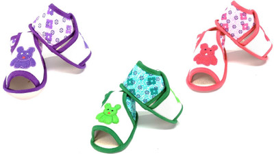 

Aayat Kids Booties(Toe to Heel Length - 12 cm Multicolor)