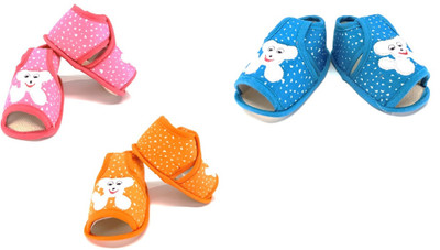 

Aayat Kids Booties(Toe to Heel Length - 12 cm Multicolor)