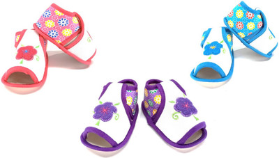 

Aayat Kids Booties(Toe to Heel Length - 12 cm Multicolor)