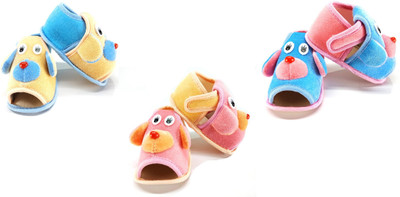 

Aayat Kids Booties(Toe to Heel Length - 12 cm Multicolor)