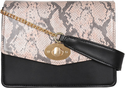 Berrypeckers Sling Bag(Beige)
