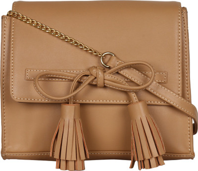 

Berrypeckers Sling Bag(Beige)