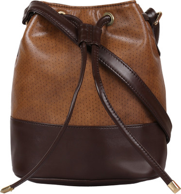 

Berrypeckers Sling Bag(Brown)